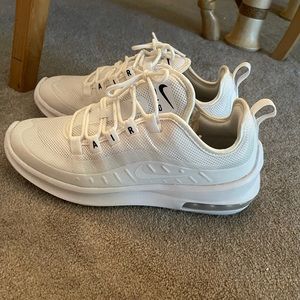 Nike Air Max Axis